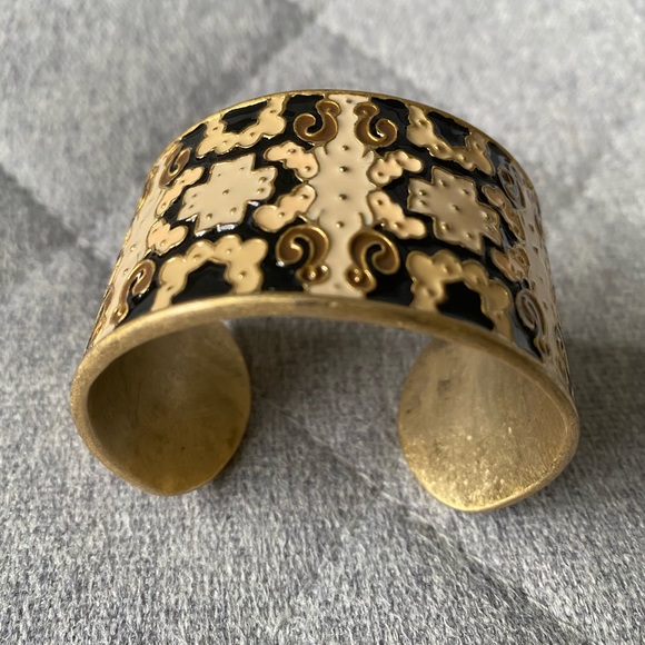 Metal Cuff Bracelet - Picture 3 of 6